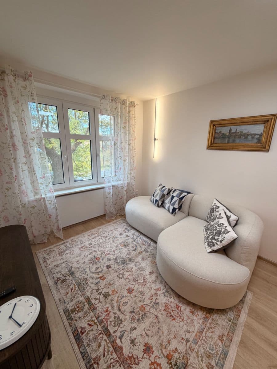 Pronájem bytu 2+kk 50 m², Jáchymovská, Karlovy Vary, Karlovarský kraj Pronájem bytu 2+kk 50 m², Jáchymovská, Karlovy Vary, Karlovarský kraj