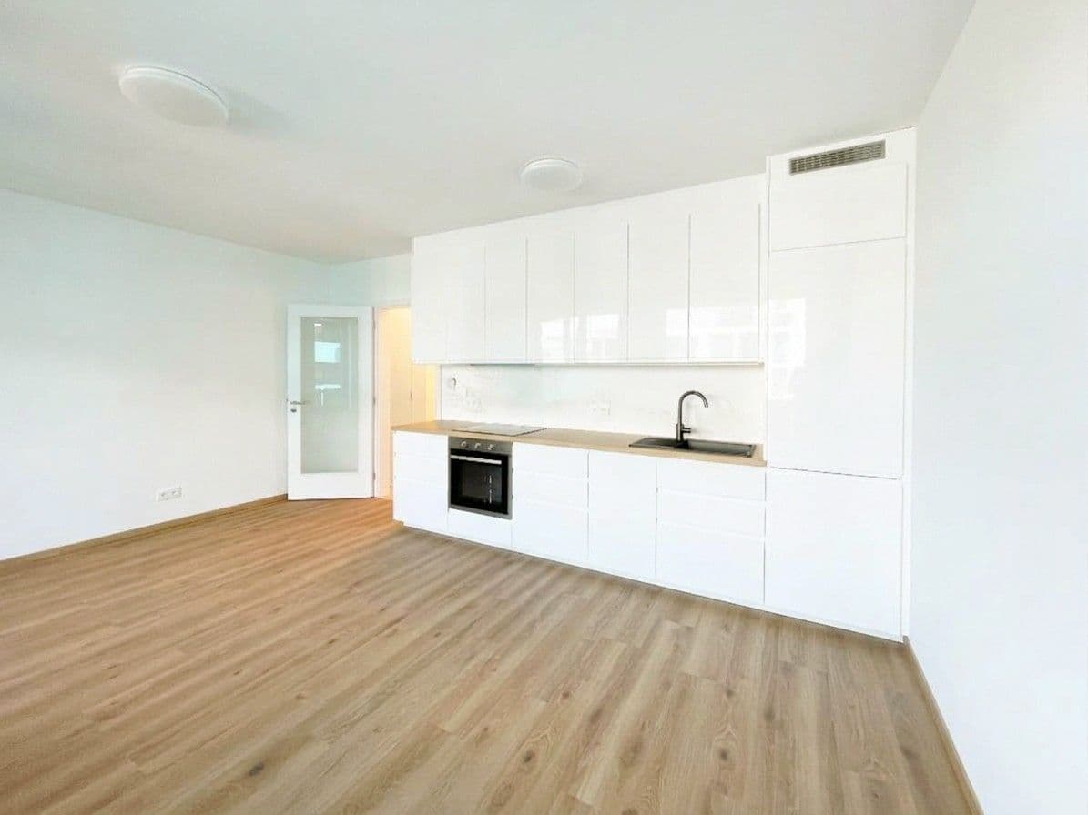 Pronájem bytu 1+kk 32 m², Olgy Havlové, Praha, Praha Pronájem bytu 1+kk 32 m², Olgy Havlové, Praha, Praha