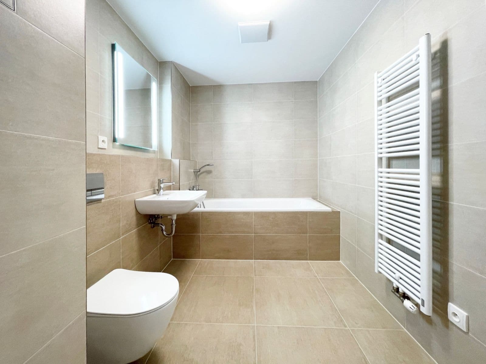 Pronájem bytu 1+kk 32 m², Olgy Havlové, Praha, Praha Pronájem bytu 1+kk 32 m², Olgy Havlové, Praha, Praha