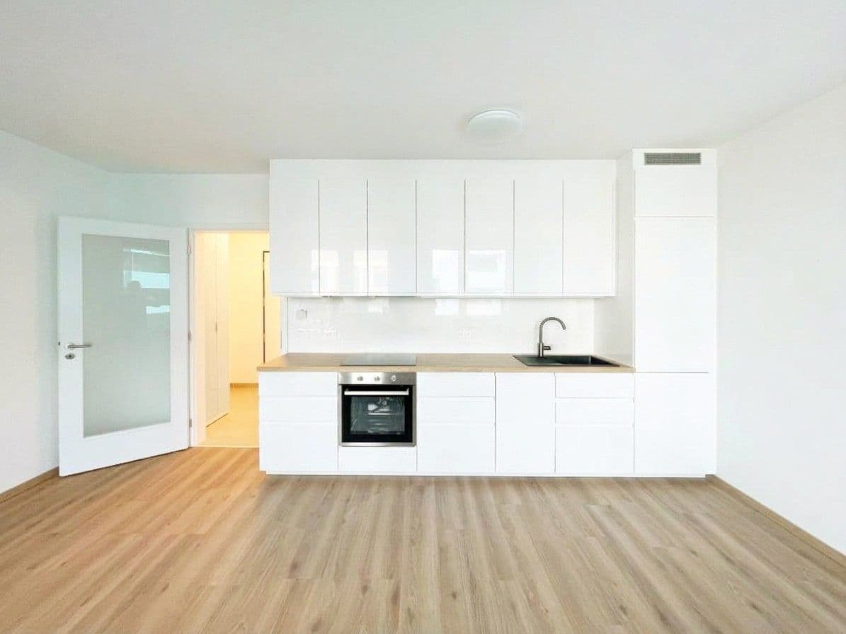 Pronájem bytu 1+kk 32 m², Olgy Havlové, Praha, Praha Pronájem bytu 1+kk 32 m², Olgy Havlové, Praha, Praha