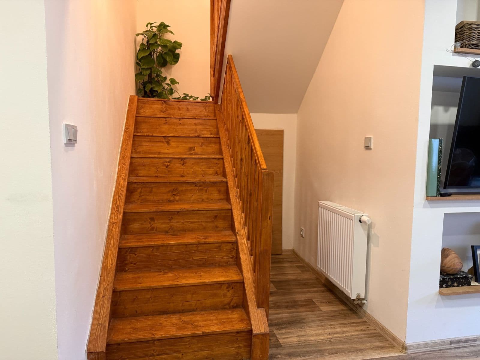 Pronájem domu 105 m², pozemek 550 m², Kamenická, Zákupy, Liberecký kraj Pronájem domu 105 m², pozemek 550 m², Kamenická, Zákupy, Liberecký kraj