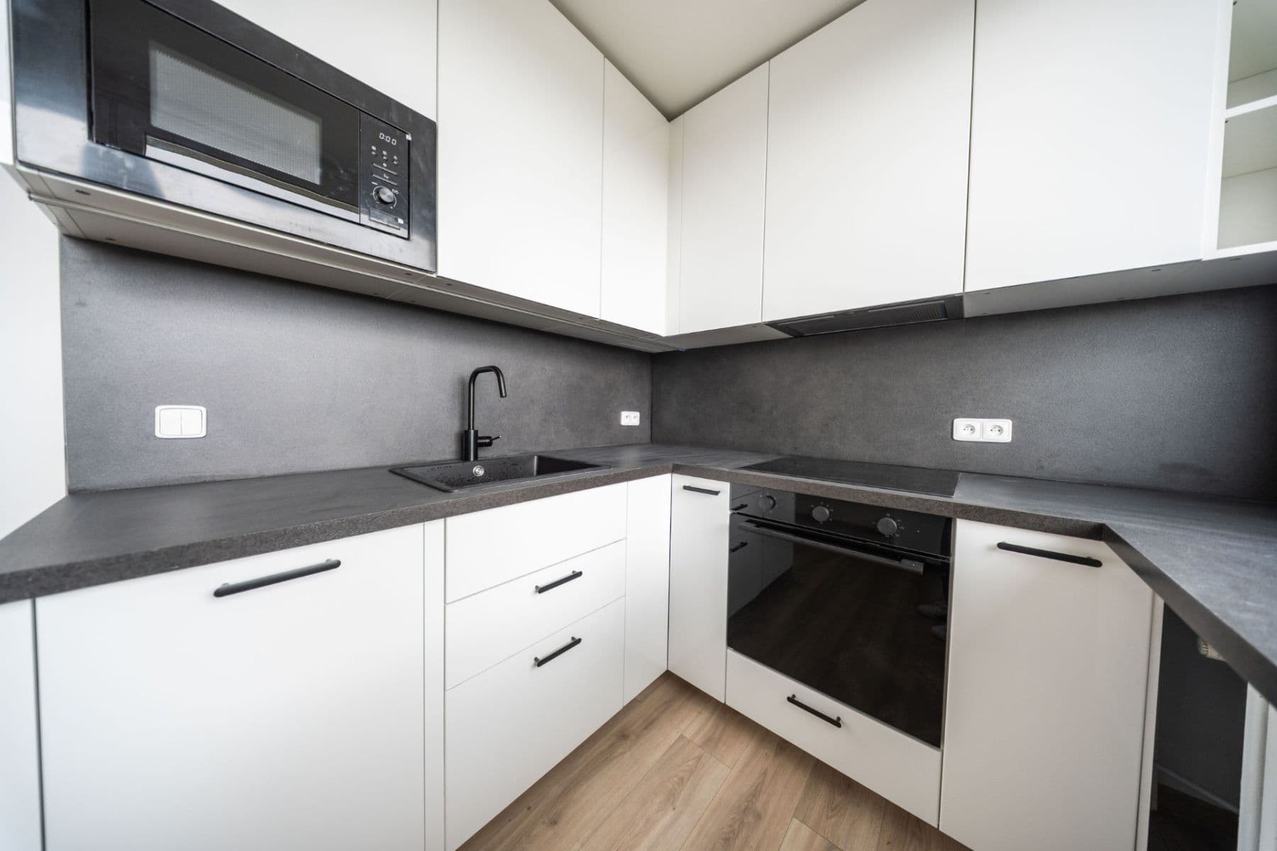 Prodej bytu 2+1 60 m², Krhanická, Praha, Praha Prodej bytu 2+1 60 m², Krhanická, Praha, Praha