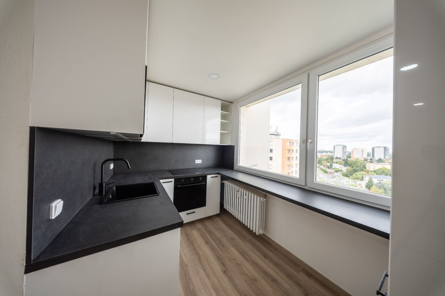 Prodej bytu 2+1 60 m², Krhanická, Praha, Praha Prodej bytu 2+1 60 m², Krhanická, Praha, Praha