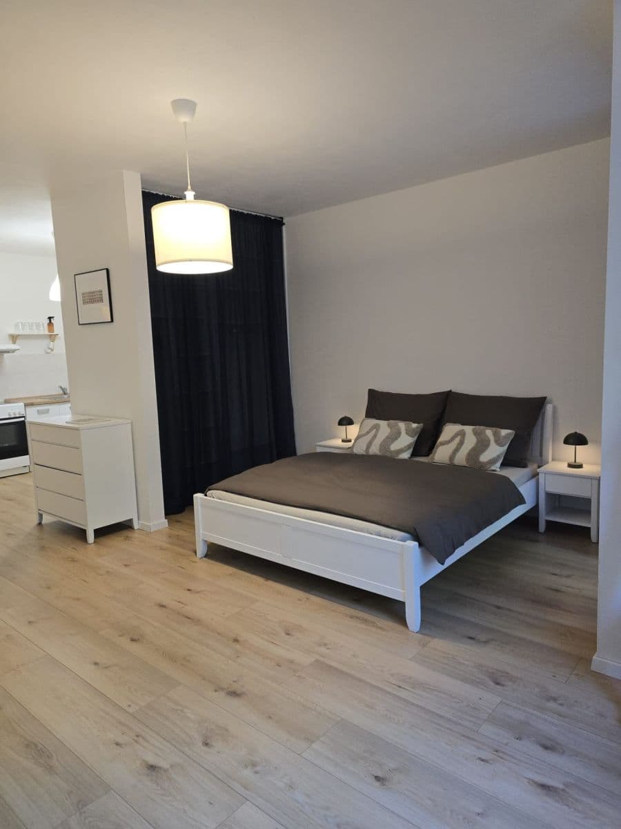 Pronájem bytu Garsoniéra 44 m², Papraďová, Ružinov, Bratislavský kraj Pronájem bytu Garsoniéra 44 m², Papraďová, Ružinov, Bratislavský kraj