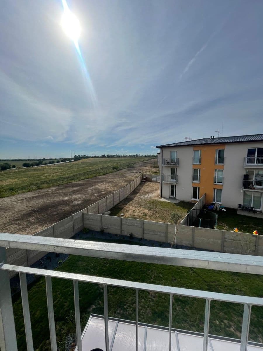 Pronájem bytu 2+kk 41 m², Vestecká, Nehvizdy, Středočeský kraj Pronájem bytu 2+kk 41 m², Vestecká, Nehvizdy, Středočeský kraj