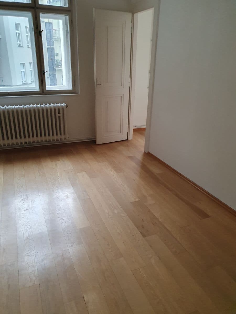Pronájem bytu 3+1 100 m², U Starého hřbitova, Praha, Praha Pronájem bytu 3+1 100 m², U Starého hřbitova, Praha, Praha
