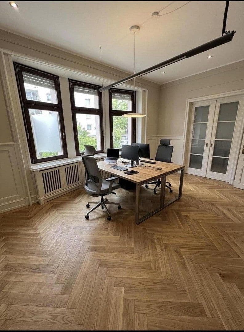 Pronájem kanceláře 120 m², Frankfurt am Main, Hessen Pronájem kanceláře 120 m², Frankfurt am Main, Hessen