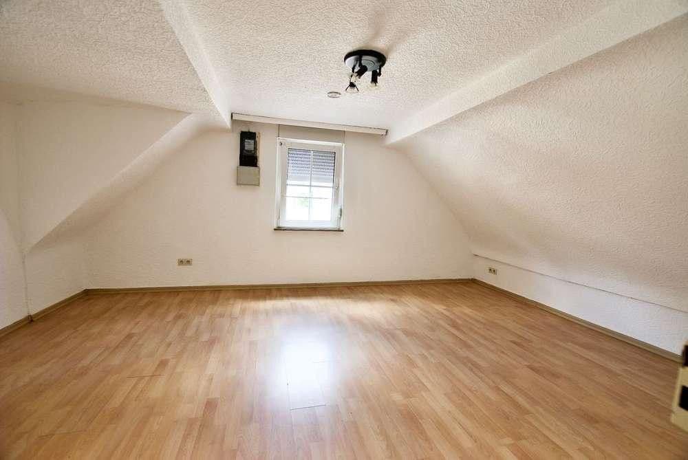 Pronájem domu 120 m², pozemek 413 m², Friedrich Ebert Str. 51, Erftstadt, Severní Porýní-Vestfálsko Pronájem domu 120 m², pozemek 413 m², Friedrich Ebert Str. 51, Erftstadt, Severní Porýní-Vestfálsko