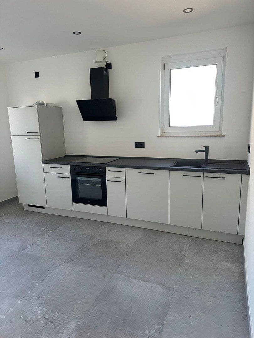 Pronájem bytu 4+kk 100 m², Obereisesheimer Straße 21, Heilbronn, Bádensko-Württembersko Pronájem bytu 4+kk 100 m², Obereisesheimer Straße 21, Heilbronn, Bádensko-Württembersko