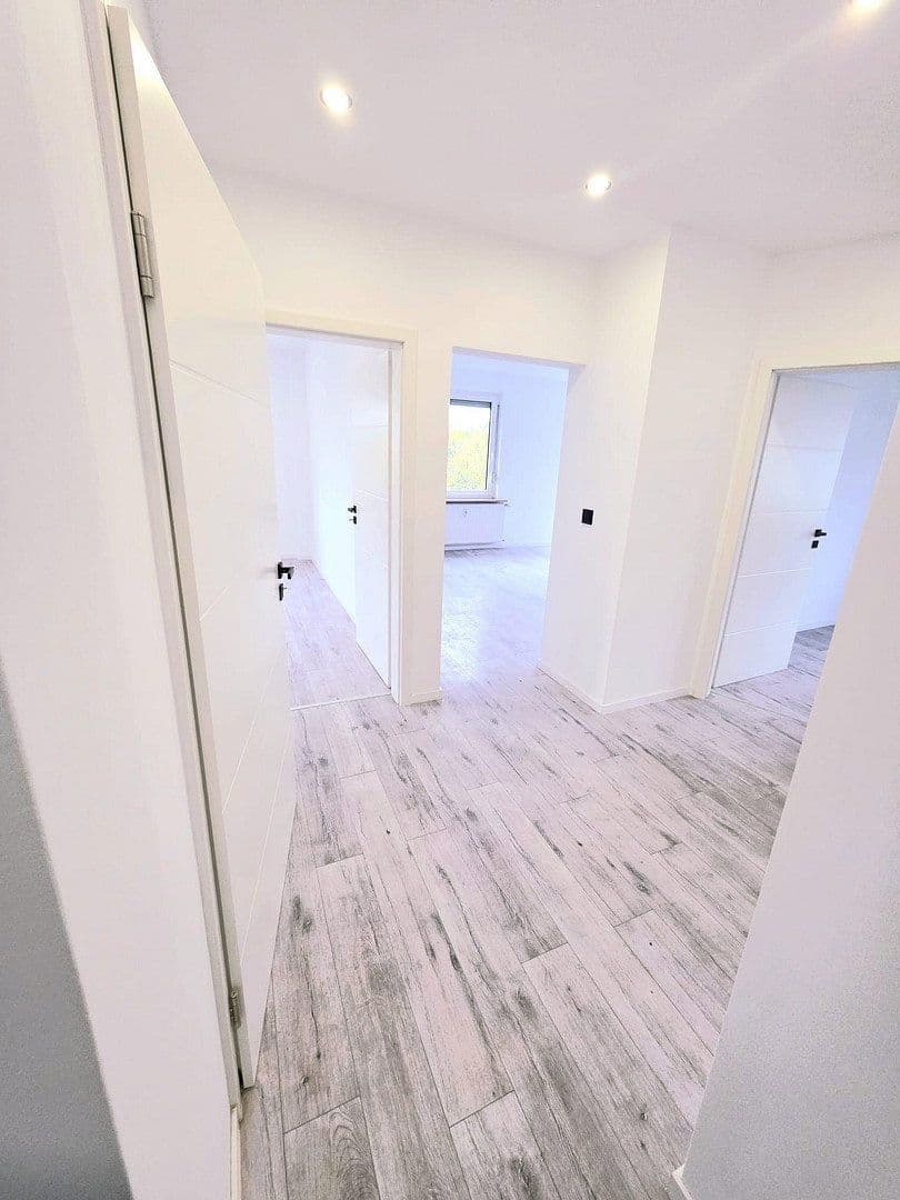Pronájem bytu 4+kk 100 m², Obereisesheimer Straße 21, Heilbronn, Bádensko-Württembersko Pronájem bytu 4+kk 100 m², Obereisesheimer Straße 21, Heilbronn, Bádensko-Württembersko