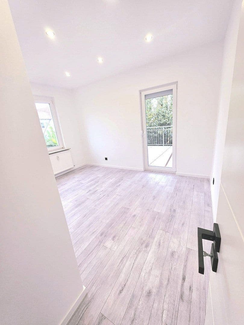 Pronájem bytu 4+kk 100 m², Obereisesheimer Straße 21, Heilbronn, Bádensko-Württembersko Pronájem bytu 4+kk 100 m², Obereisesheimer Straße 21, Heilbronn, Bádensko-Württembersko