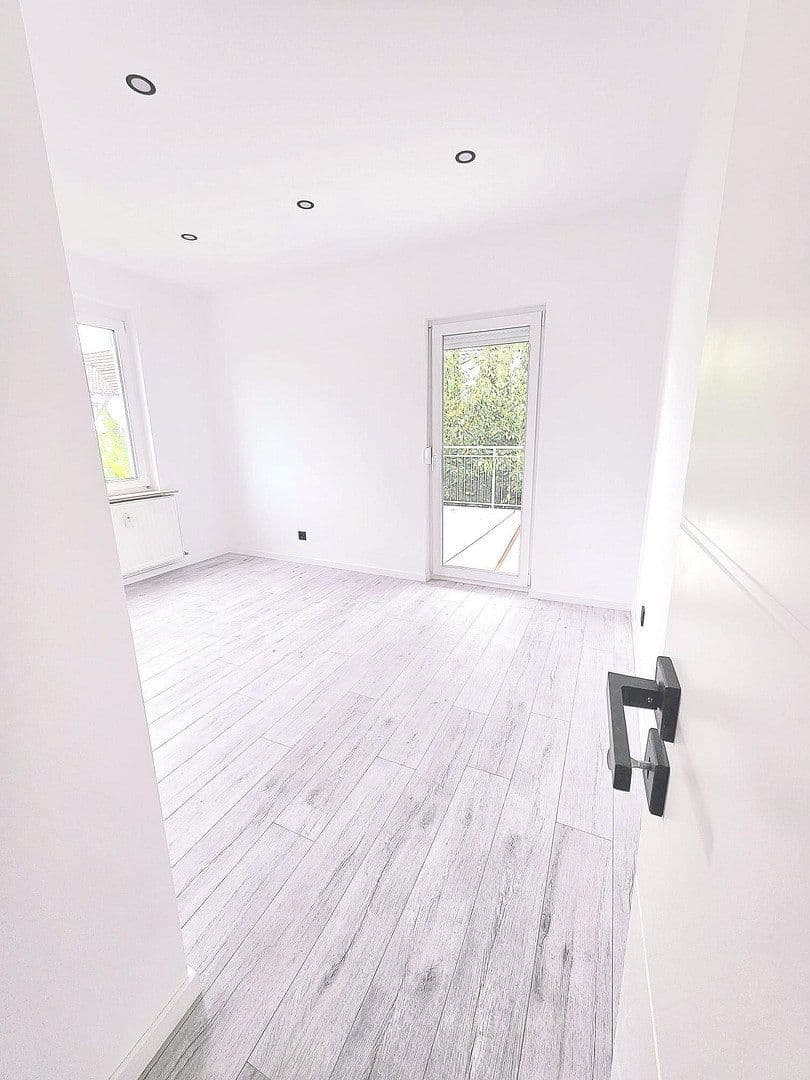 Pronájem bytu 4+kk 100 m², Obereisesheimer Straße 21, Heilbronn, Bádensko-Württembersko Pronájem bytu 4+kk 100 m², Obereisesheimer Straße 21, Heilbronn, Bádensko-Württembersko