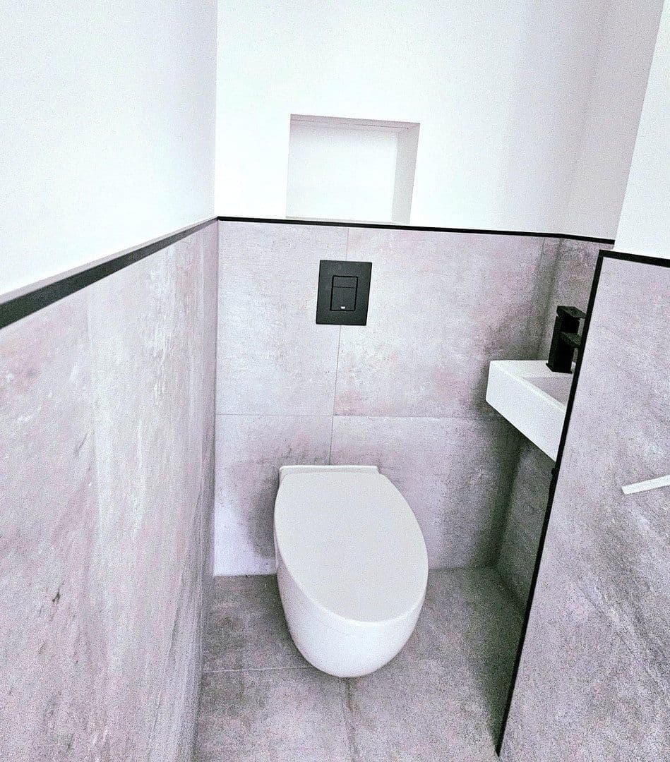 Pronájem bytu 4+kk 100 m², Obereisesheimer Straße 21, Heilbronn, Bádensko-Württembersko Pronájem bytu 4+kk 100 m², Obereisesheimer Straße 21, Heilbronn, Bádensko-Württembersko