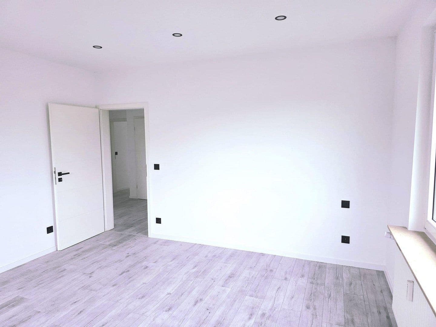 Pronájem bytu 4+kk 100 m², Obereisesheimer Straße 21, Heilbronn, Bádensko-Württembersko Pronájem bytu 4+kk 100 m², Obereisesheimer Straße 21, Heilbronn, Bádensko-Württembersko