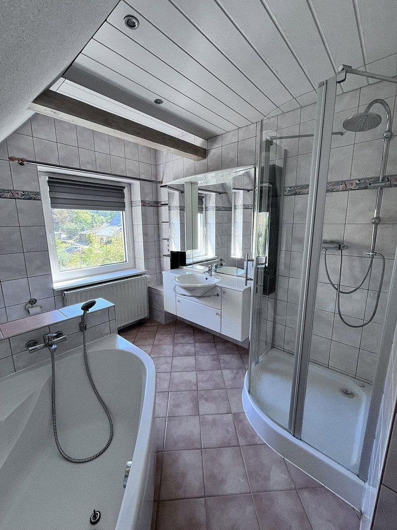 Prodej bytu 3+1 72 m², August-Bebel-Straße 182 A, Grünhain-Beierfeld, Sasko Prodej bytu 3+1 72 m², August-Bebel-Straße 182 A, Grünhain-Beierfeld, Sasko