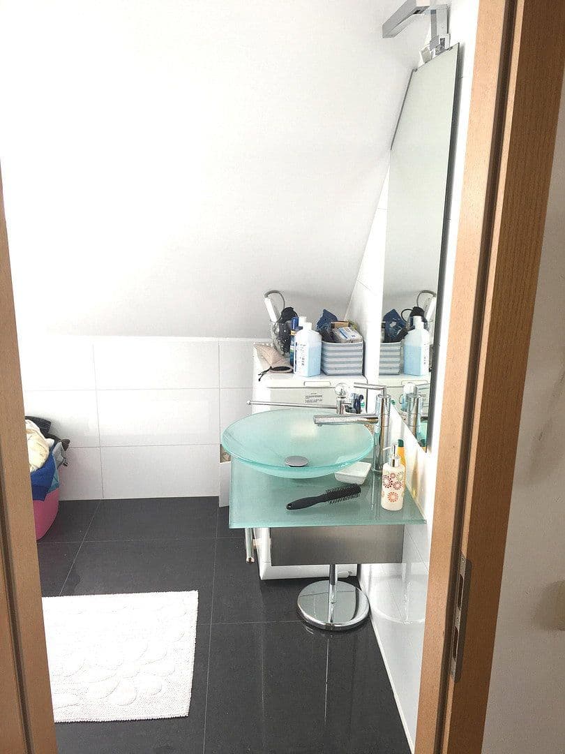 Pronájem bytu 2+1 55 m², Bataverstr. 28, Köln, Severní Porýní-Vestfálsko Pronájem bytu 2+1 55 m², Bataverstr. 28, Köln, Severní Porýní-Vestfálsko