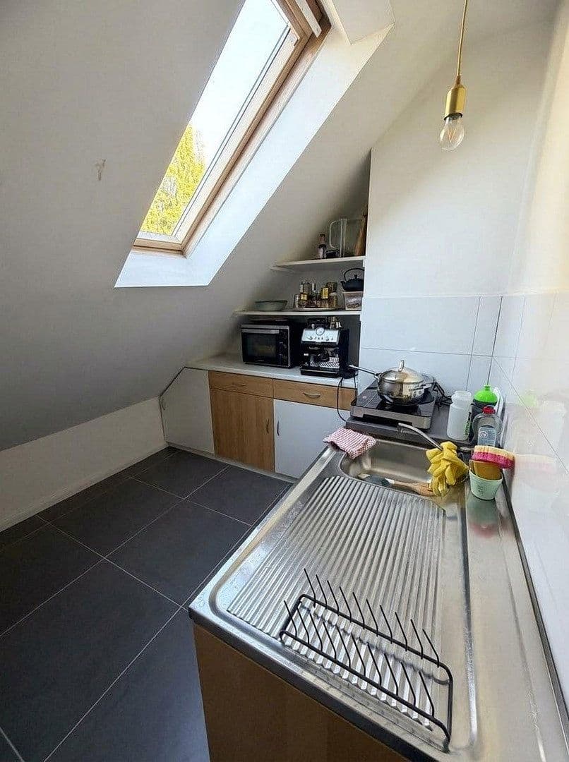 Pronájem bytu 2+1 55 m², Bataverstr. 28, Köln, Severní Porýní-Vestfálsko Pronájem bytu 2+1 55 m², Bataverstr. 28, Köln, Severní Porýní-Vestfálsko