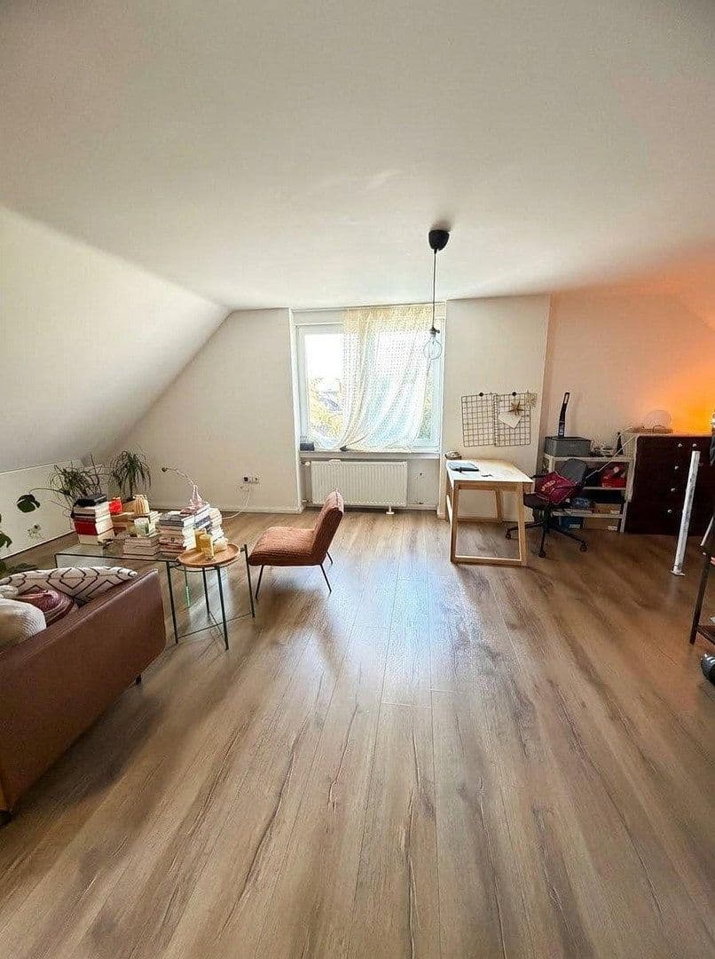Pronájem bytu 2+1 55 m², Bataverstr. 28, Köln, Severní Porýní-Vestfálsko Pronájem bytu 2+1 55 m², Bataverstr. 28, Köln, Severní Porýní-Vestfálsko