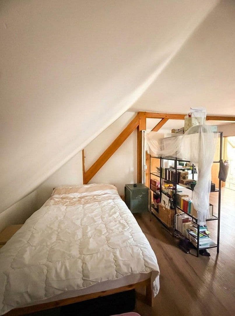 Pronájem bytu 2+1 55 m², Bataverstr. 28, Köln, Severní Porýní-Vestfálsko Pronájem bytu 2+1 55 m², Bataverstr. 28, Köln, Severní Porýní-Vestfálsko