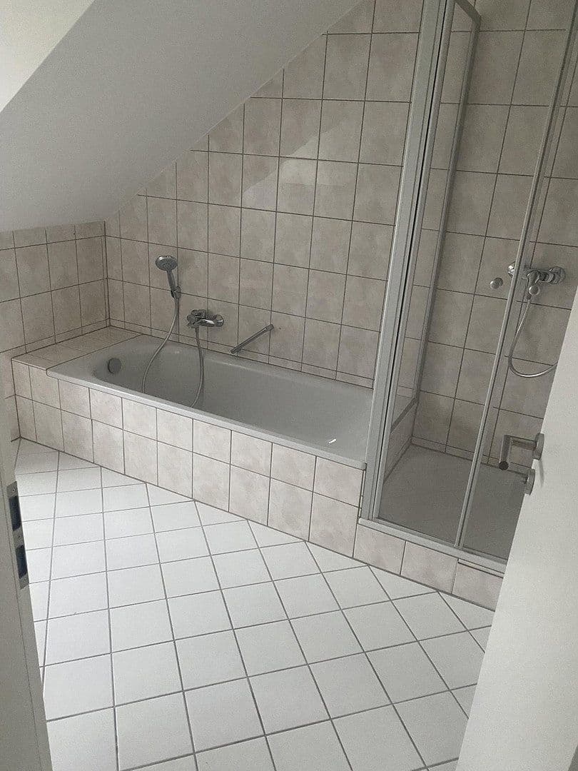 Prodej bytu 3+1 80 m², Ritter-Honius-Straße 10, Rohrbach, Porýní-Falc Prodej bytu 3+1 80 m², Ritter-Honius-Straße 10, Rohrbach, Porýní-Falc