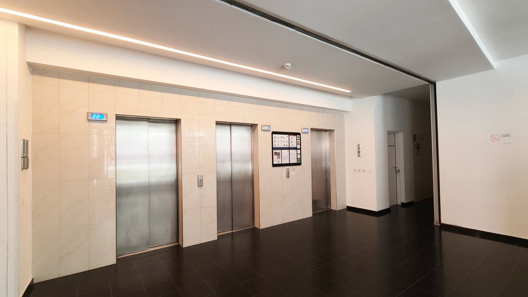 Prodej bytu 2+1 61 m², Delugan-Meissl-Tower 7, Wien, Wien Prodej bytu 2+1 61 m², Delugan-Meissl-Tower 7, Wien, Wien