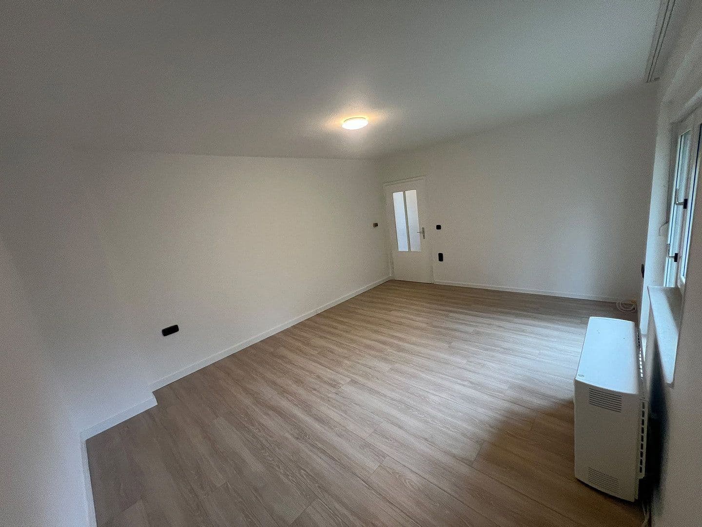 Pronájem bytu 3+1 72 m², Hirschberger Straße 6, Wolfsburg, Dolní Sasko Pronájem bytu 3+1 72 m², Hirschberger Straße 6, Wolfsburg, Dolní Sasko