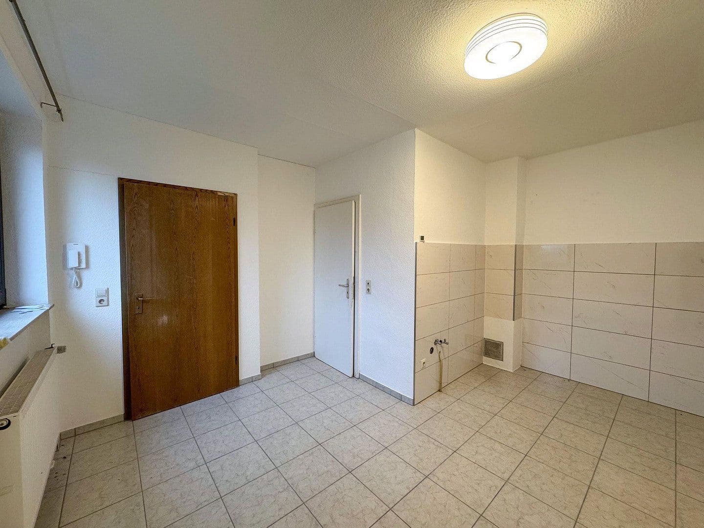 Prodej nebytového prostoru 3.902 m², Großkarlbach, Porýní-Falc Prodej nebytového prostoru 3.902 m², Großkarlbach, Porýní-Falc