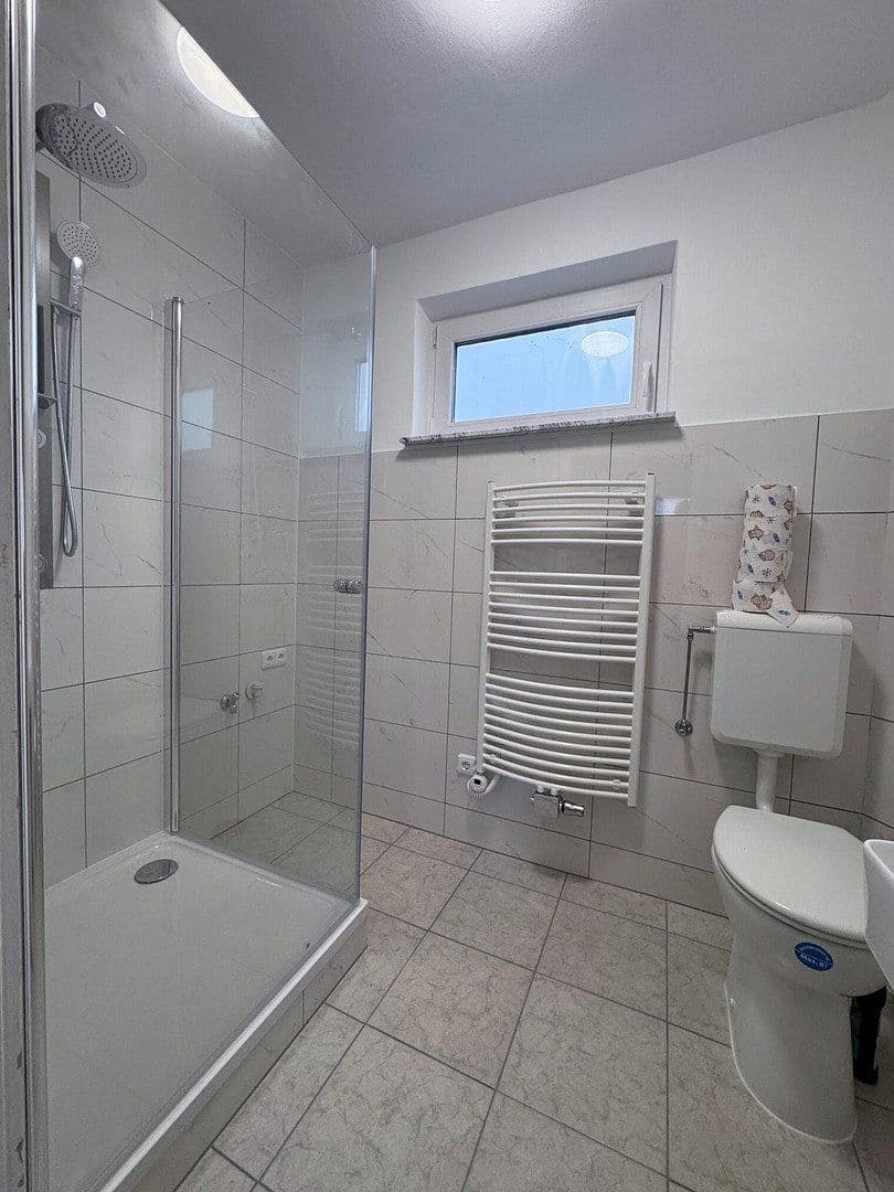Prodej nebytového prostoru 3.902 m², Großkarlbach, Porýní-Falc Prodej nebytového prostoru 3.902 m², Großkarlbach, Porýní-Falc