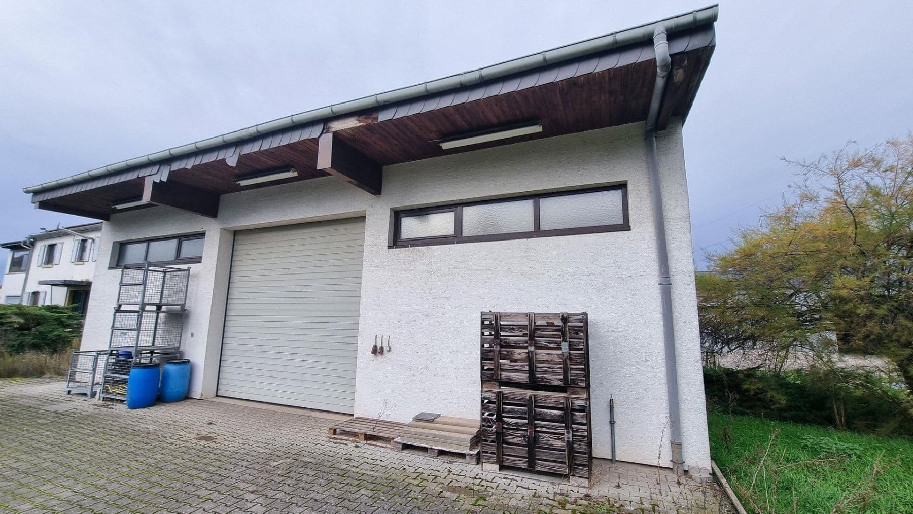 Prodej nebytového prostoru 3.902 m², Großkarlbach, Porýní-Falc Prodej nebytového prostoru 3.902 m², Großkarlbach, Porýní-Falc