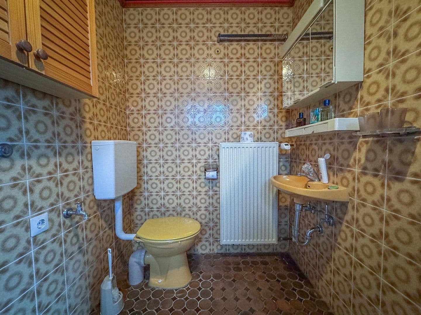 Prodej nebytového prostoru 3.902 m², Großkarlbach, Porýní-Falc Prodej nebytového prostoru 3.902 m², Großkarlbach, Porýní-Falc