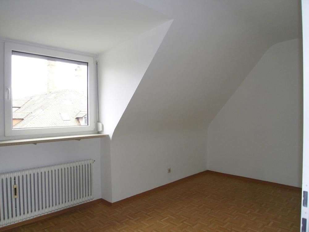 Pronájem bytu 4+1 81 m², Fritz-von-Röth-Straße 28, Nürnberg, Bavorsko Pronájem bytu 4+1 81 m², Fritz-von-Röth-Straße 28, Nürnberg, Bavorsko