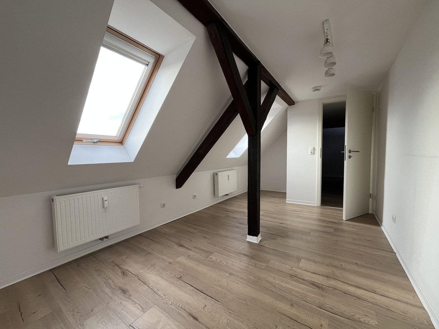 Pronájem bytu 2+1 53 m², Huygensstraße 8a, Leipzig, Sasko Pronájem bytu 2+1 53 m², Huygensstraße 8a, Leipzig, Sasko