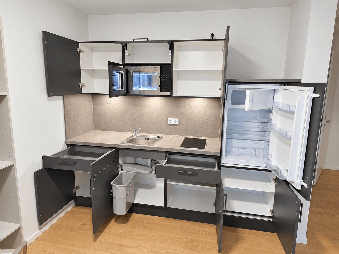Pronájem bytu 1+1 26 m², Maximilianstrasse 43, Nürnberg, Bavorsko Pronájem bytu 1+1 26 m², Maximilianstrasse 43, Nürnberg, Bavorsko