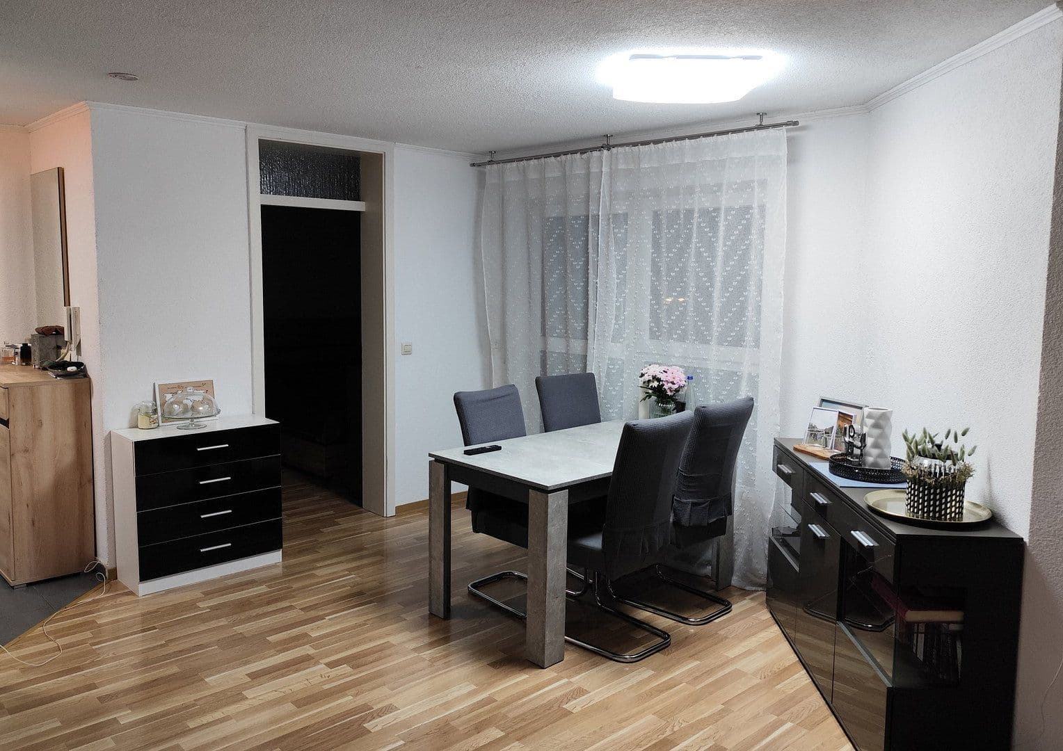 Prodej bytu 2+1 59 m², Claude-Monet-Straße 31, Künzelsau, Bádensko-Württembersko Prodej bytu 2+1 59 m², Claude-Monet-Straße 31, Künzelsau, Bádensko-Württembersko