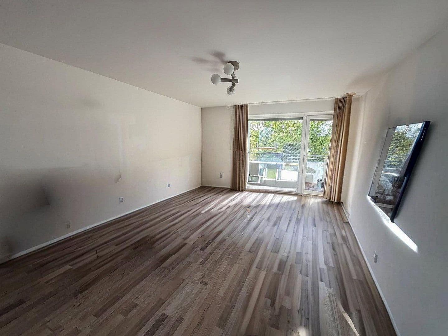 Pronájem bytu 3+1 92 m², Frankfurt am Main, Hessen Pronájem bytu 3+1 92 m², Frankfurt am Main, Hessen