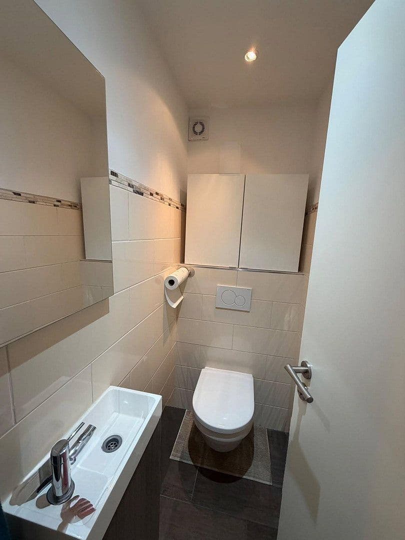 Pronájem bytu 3+1 92 m², Frankfurt am Main, Hessen Pronájem bytu 3+1 92 m², Frankfurt am Main, Hessen