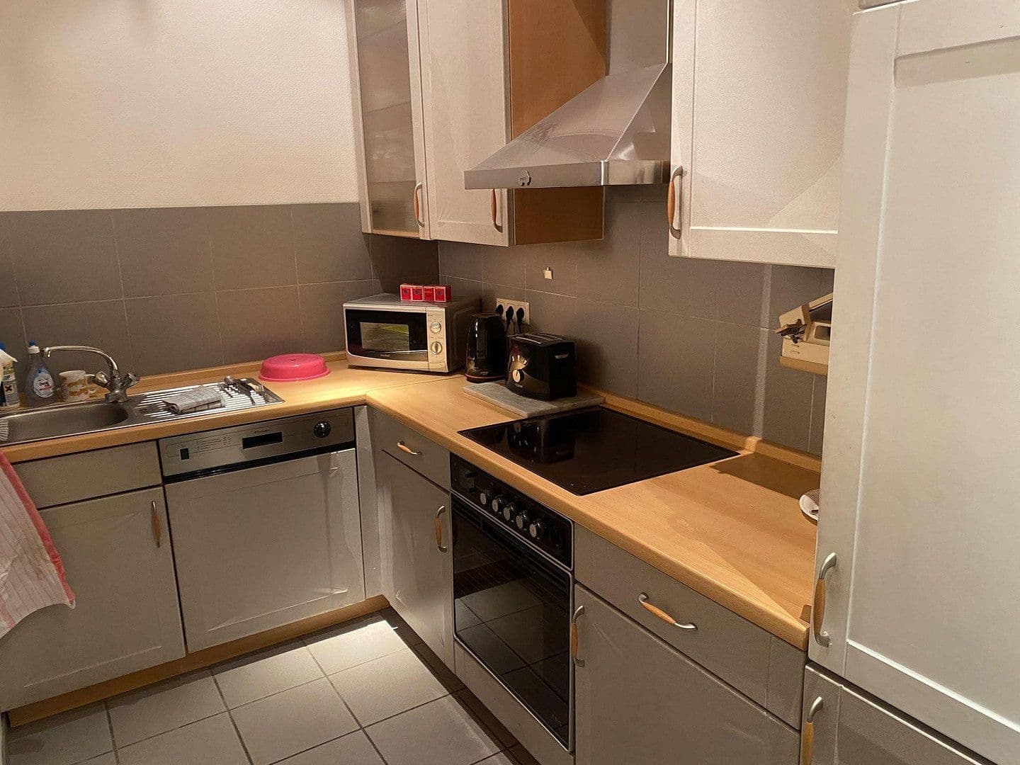 Pronájem bytu 6+1 246 m², Velbert, Severní Porýní-Vestfálsko Pronájem bytu 6+1 246 m², Velbert, Severní Porýní-Vestfálsko