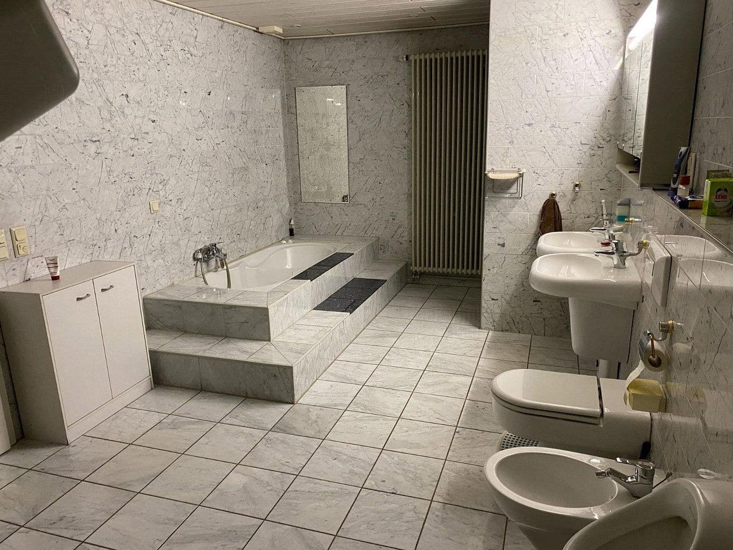Pronájem bytu 6+1 246 m², Velbert, Severní Porýní-Vestfálsko Pronájem bytu 6+1 246 m², Velbert, Severní Porýní-Vestfálsko