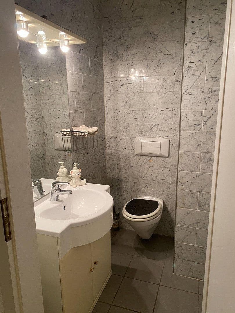 Pronájem bytu 6+1 246 m², Velbert, Severní Porýní-Vestfálsko Pronájem bytu 6+1 246 m², Velbert, Severní Porýní-Vestfálsko