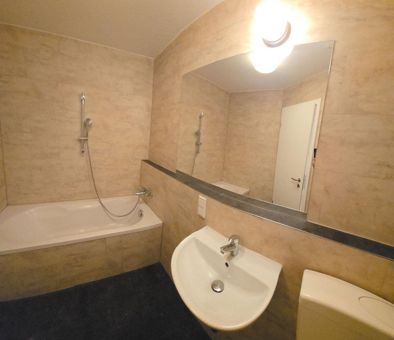 Prodej bytu 2+1 67 m², Börnestraße 15, Berlin Weißensee, Berlín Prodej bytu 2+1 67 m², Börnestraße 15, Berlin Weißensee, Berlín