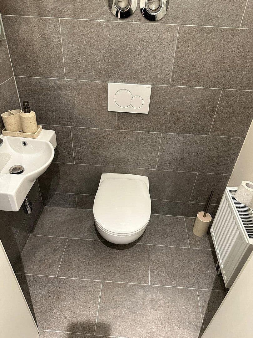 Pronájem bytu 3+1 89 m², Moritzstraße 68, Wiesbaden, Hessen Pronájem bytu 3+1 89 m², Moritzstraße 68, Wiesbaden, Hessen