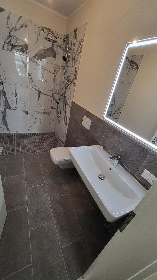 Pronájem bytu 5+1 128 m², Moritzstraße 68, Wiesbaden, Hessen Pronájem bytu 5+1 128 m², Moritzstraße 68, Wiesbaden, Hessen