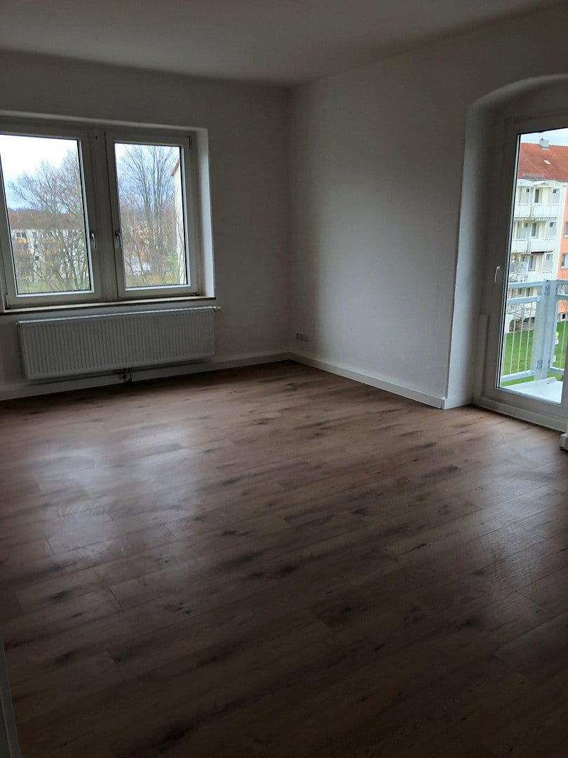 Pronájem bytu 3+1 78 m², Clara-Zetkin-Str. 18, Žitava, Sasko Pronájem bytu 3+1 78 m², Clara-Zetkin-Str. 18, Žitava, Sasko
