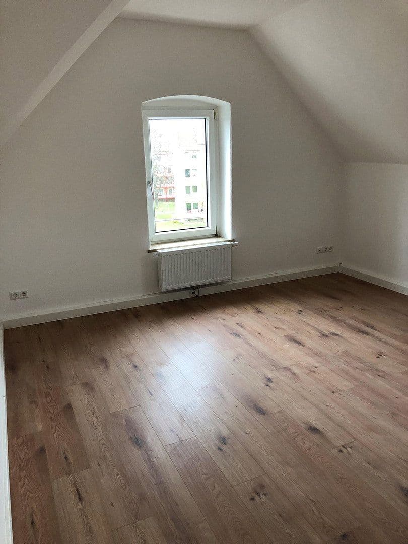 Pronájem bytu 3+1 78 m², Clara-Zetkin-Str. 18, Žitava, Sasko Pronájem bytu 3+1 78 m², Clara-Zetkin-Str. 18, Žitava, Sasko