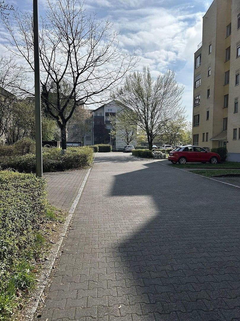 Prodej bytu 3+1 71 m², St.-Gallener-Straße 42, Ulm, Bádensko-Württembersko Prodej bytu 3+1 71 m², St.-Gallener-Straße 42, Ulm, Bádensko-Württembersko