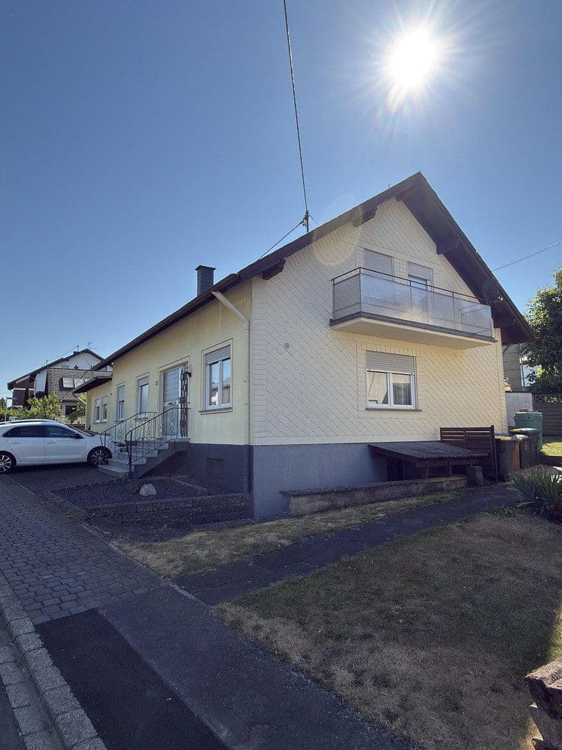Prodej domu 234 m², pozemek 465 m², Oberstraße 22, Faid, Porýní-Falc Prodej domu 234 m², pozemek 465 m², Oberstraße 22, Faid, Porýní-Falc