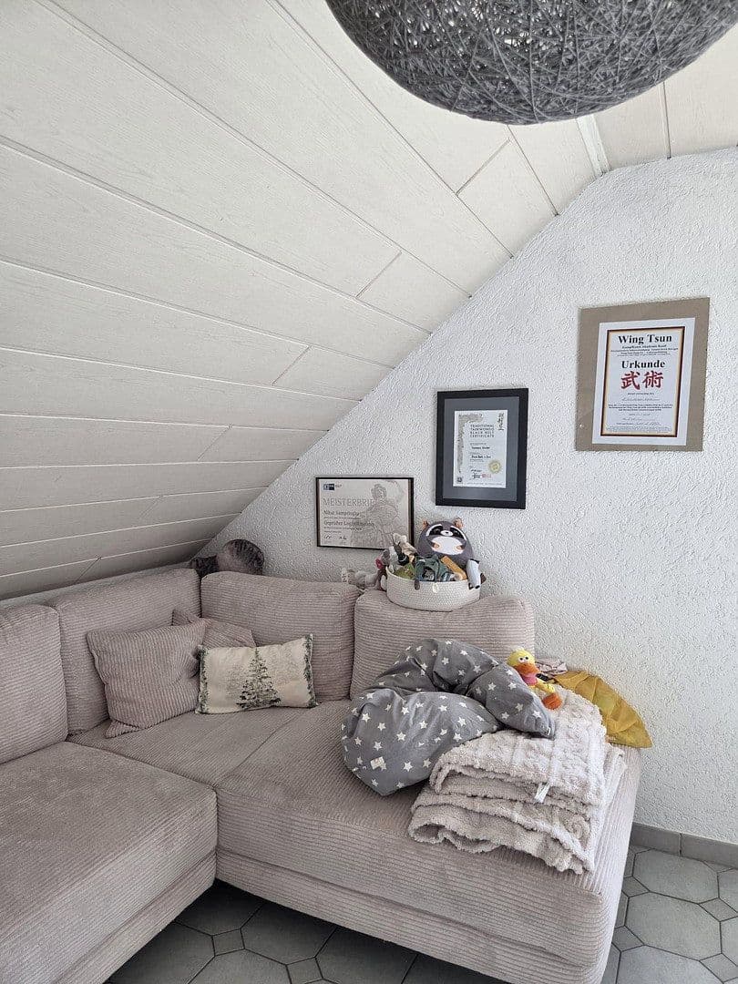 Pronájem bytu 3+1 90 m², Aufkirchener Weg 12, Erding, Bavorsko Pronájem bytu 3+1 90 m², Aufkirchener Weg 12, Erding, Bavorsko