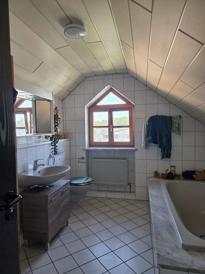 Pronájem bytu 3+1 90 m², Aufkirchener Weg 12, Erding, Bavorsko Pronájem bytu 3+1 90 m², Aufkirchener Weg 12, Erding, Bavorsko