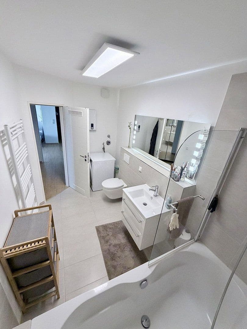 Prodej bytu 3+1 84 m², Köln, Severní Porýní-Vestfálsko Prodej bytu 3+1 84 m², Köln, Severní Porýní-Vestfálsko
