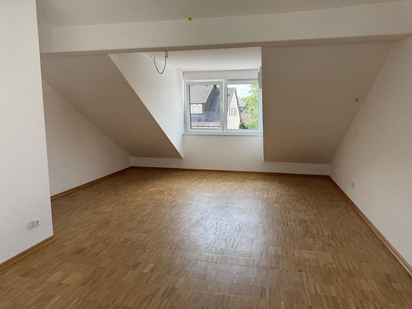 Pronájem domu 136 m², pozemek 350 m², Steinenbronner Straße 31, Sindelfingen, Bádensko-Württembersko Pronájem domu 136 m², pozemek 350 m², Steinenbronner Straße 31, Sindelfingen, Bádensko-Württembersko